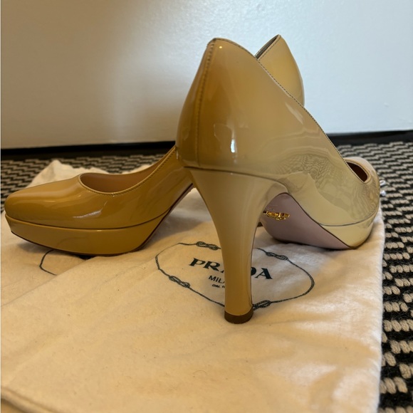 Prada patent leather platform heels - Picture 7 of 8